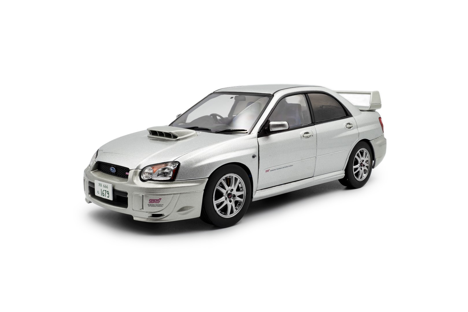 1:18 SUBARU IMPREZA WRX STI PREMIUM SILVER EFFECT 2003 - SOLIDO - S1812303