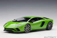 1:18 Lamborghini Aventador S 2017 (verde mantis/pearl green) (composite model/full openings) - AUTOART - 79133